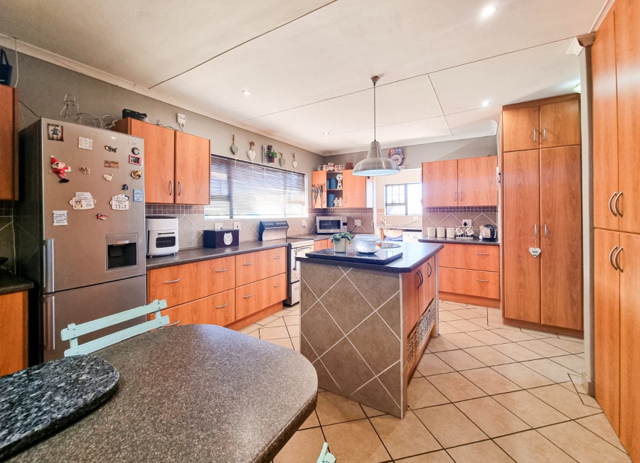 3 Bedroom Property for Sale in Dana Bay Western Cape